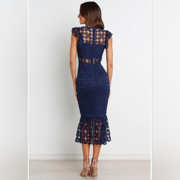 NWT PETAL+PUP LAUREN DRESS Elegant Navy Lace Midi Dress SZ 2 - Picture 5 of 12